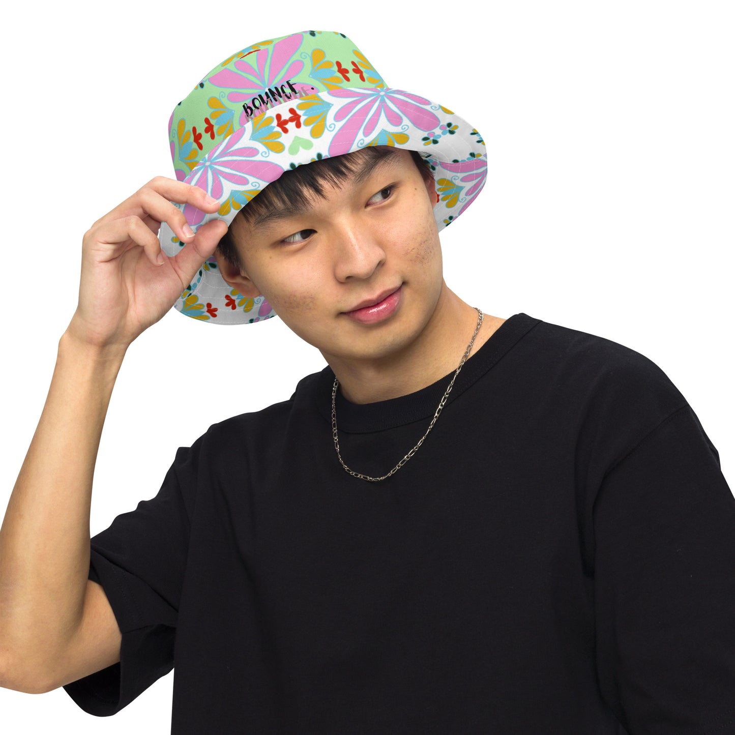 Reversible bucket hat